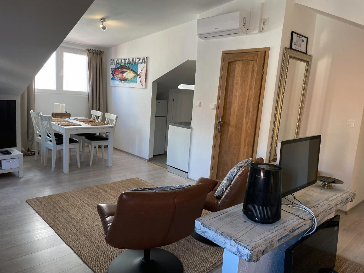 Fredys Apartments Stari Grad  Exterior foto